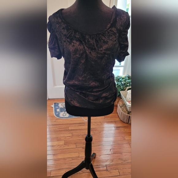 4/$19 Black crushed velour top with scoop neck, puff sleeves, and ruching Small - Picture 2 of 4
